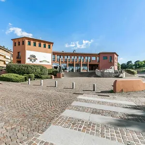 lakecomogolfhotel.it-lombardy.com/